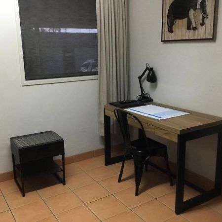 Golden Palms Motor Inn Bundaberg Ngoại thất bức ảnh
