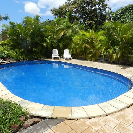 Golden Palms Motor Inn Bundaberg Ngoại thất bức ảnh
