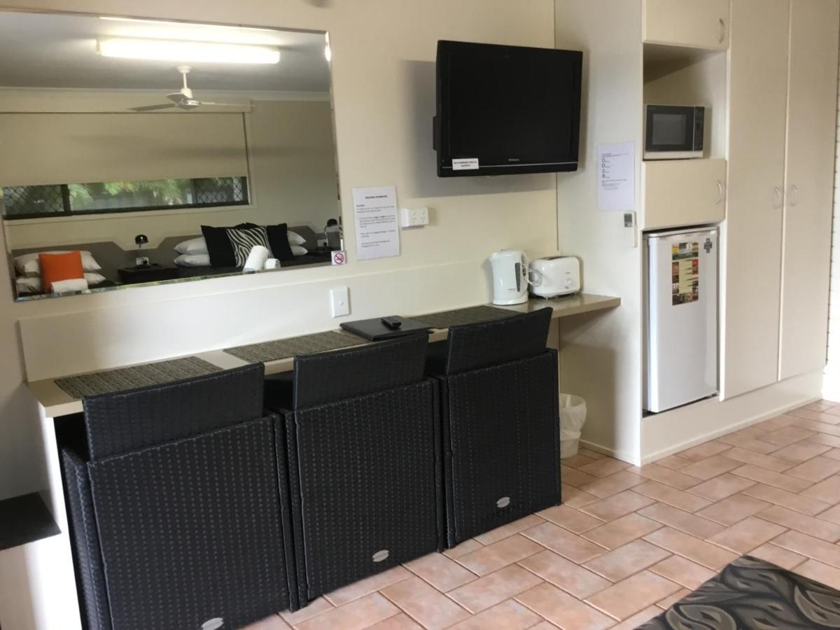 Golden Palms Motor Inn Bundaberg Ngoại thất bức ảnh