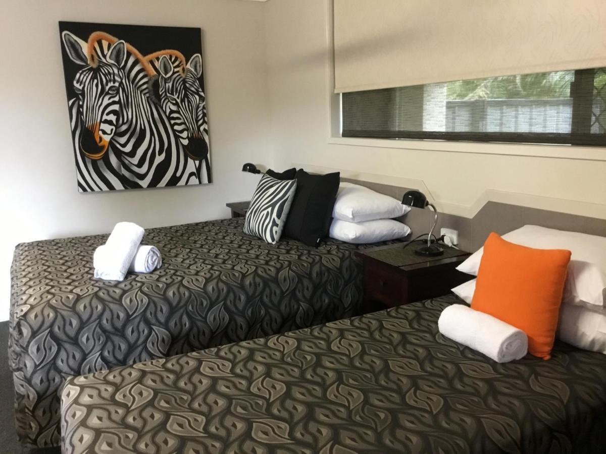 Golden Palms Motor Inn Bundaberg Ngoại thất bức ảnh