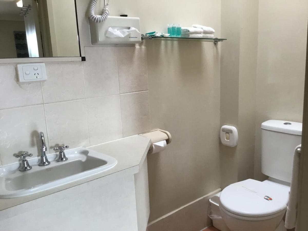 Golden Palms Motor Inn Bundaberg Ngoại thất bức ảnh