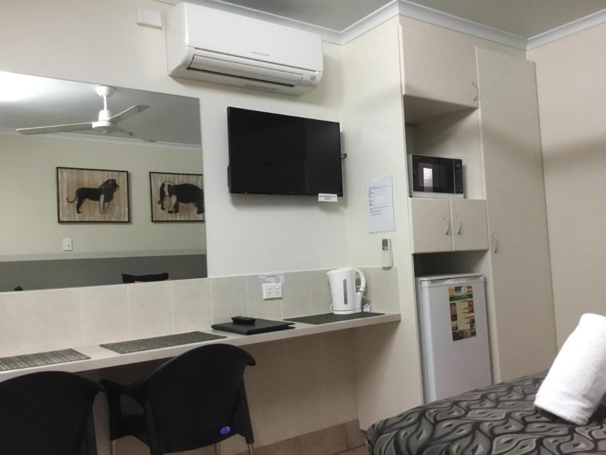 Golden Palms Motor Inn Bundaberg Ngoại thất bức ảnh