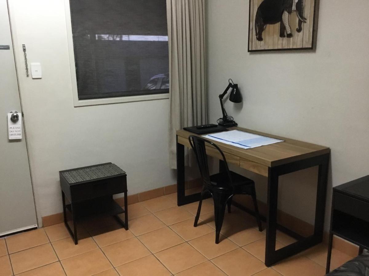 Golden Palms Motor Inn Bundaberg Ngoại thất bức ảnh