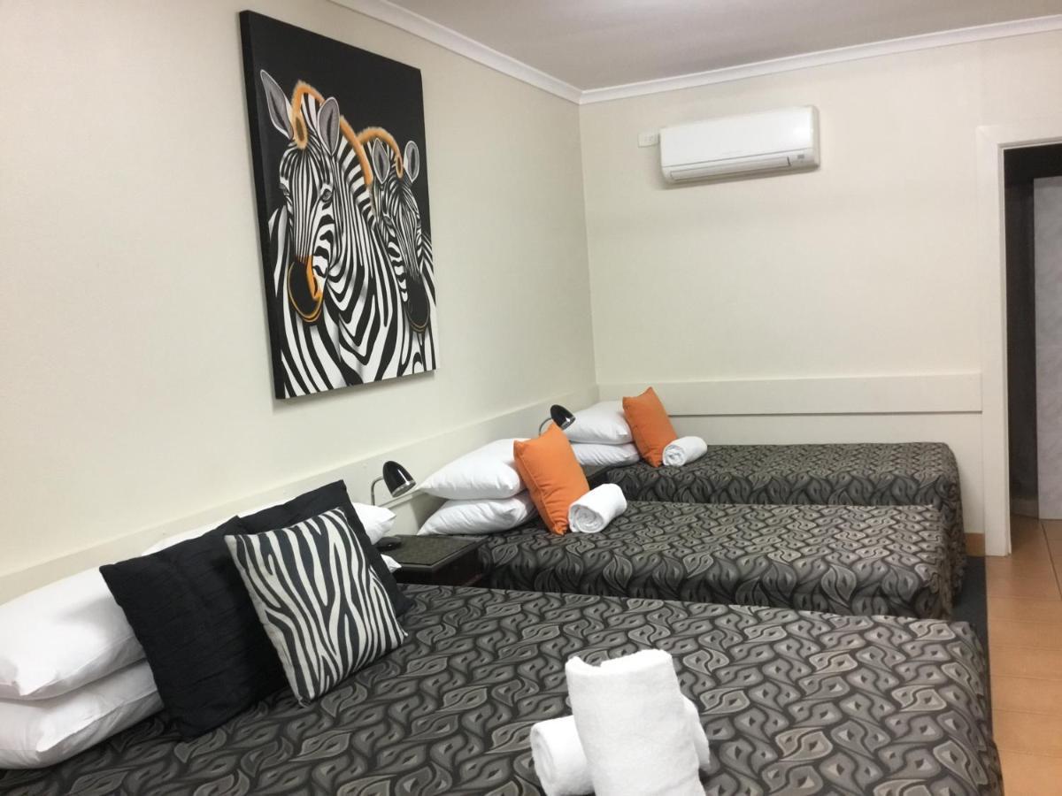 Golden Palms Motor Inn Bundaberg Ngoại thất bức ảnh