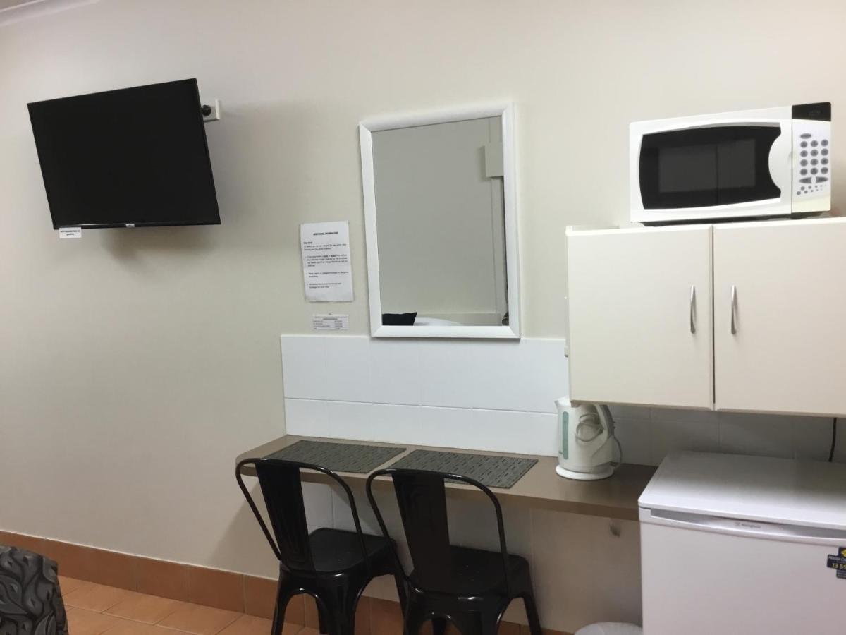 Golden Palms Motor Inn Bundaberg Ngoại thất bức ảnh
