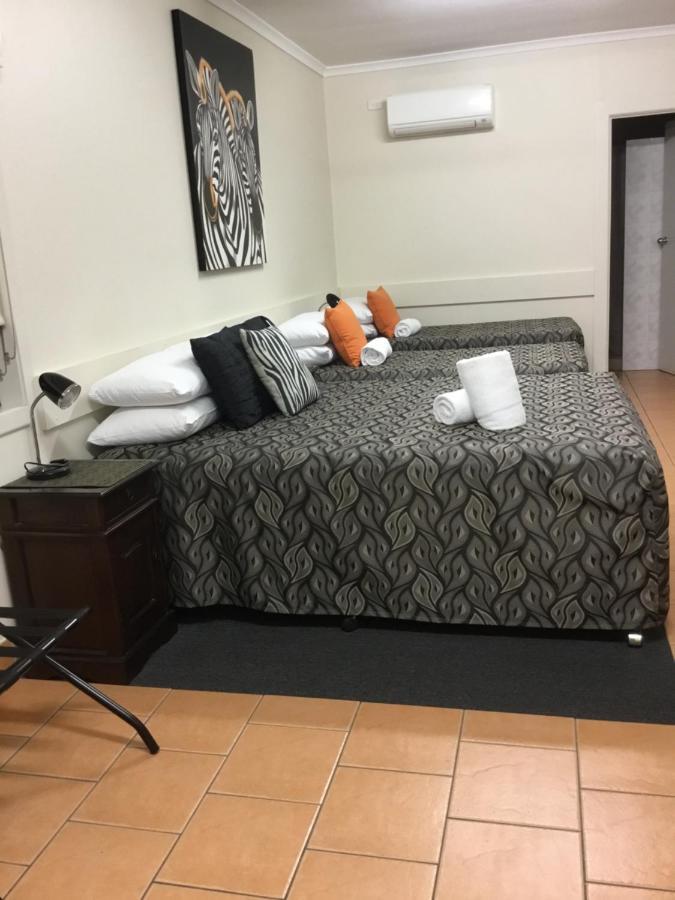 Golden Palms Motor Inn Bundaberg Ngoại thất bức ảnh
