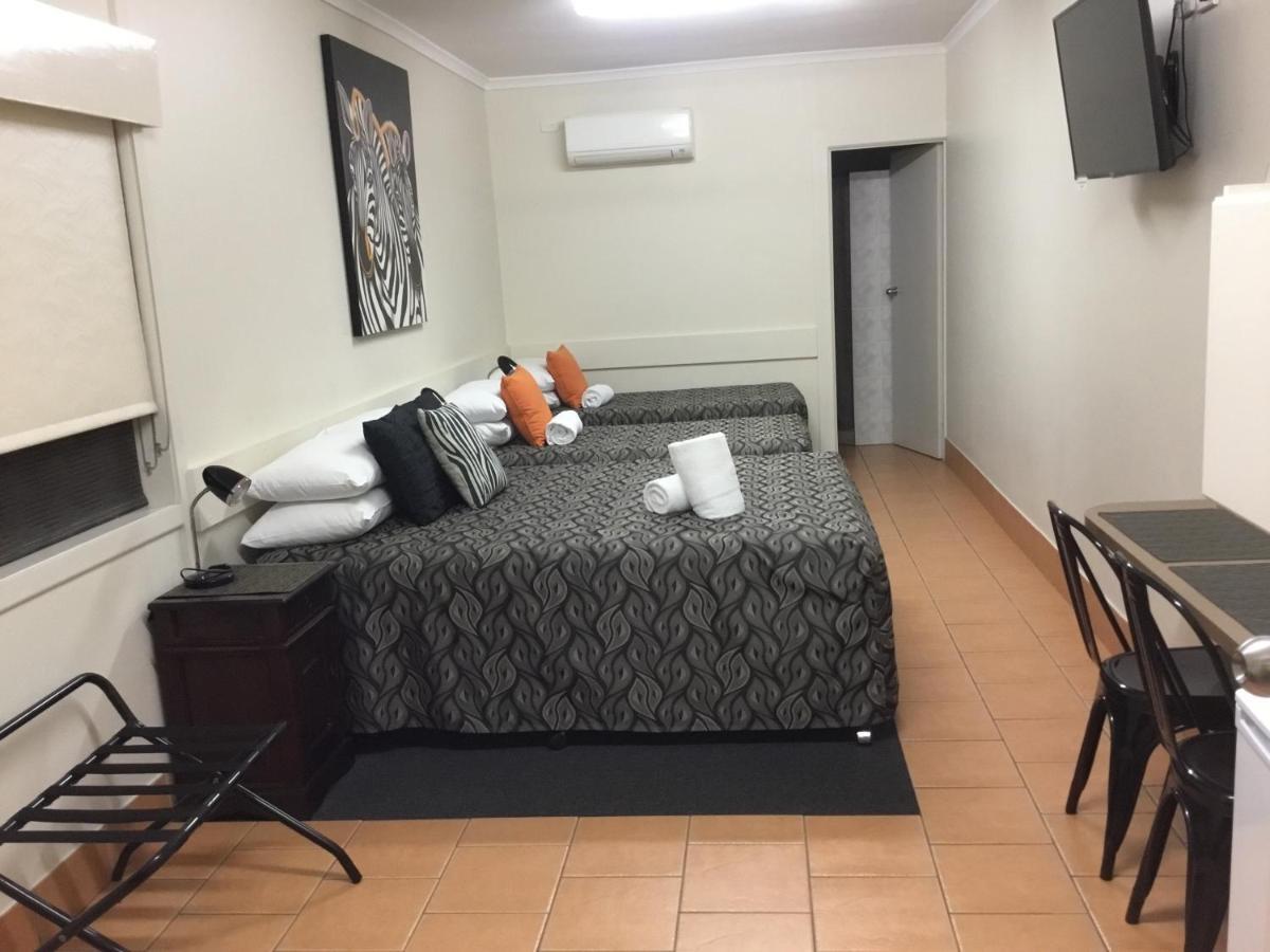 Golden Palms Motor Inn Bundaberg Ngoại thất bức ảnh