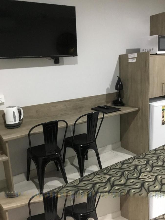 Golden Palms Motor Inn Bundaberg Ngoại thất bức ảnh