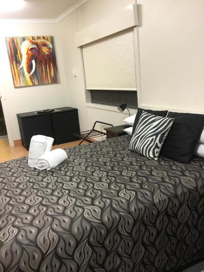 Golden Palms Motor Inn Bundaberg Ngoại thất bức ảnh