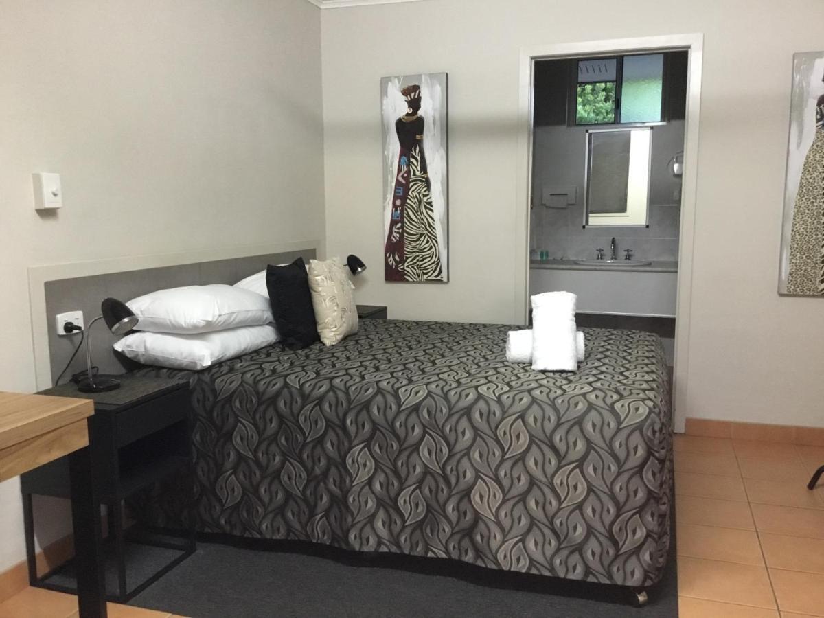 Golden Palms Motor Inn Bundaberg Ngoại thất bức ảnh