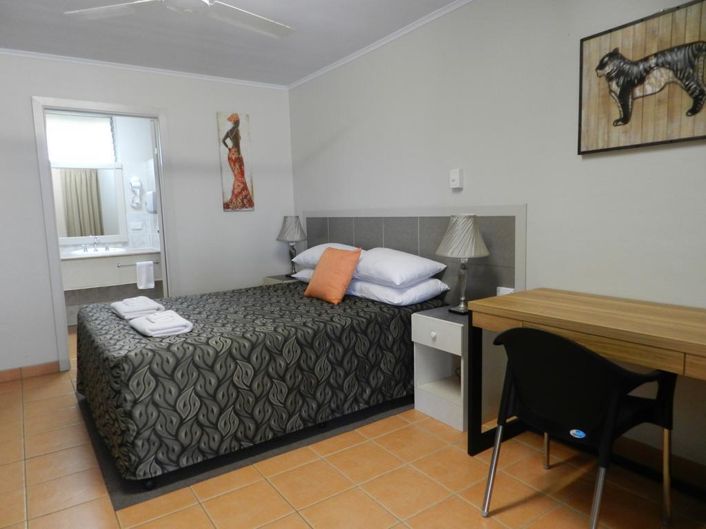 Golden Palms Motor Inn Bundaberg Ngoại thất bức ảnh
