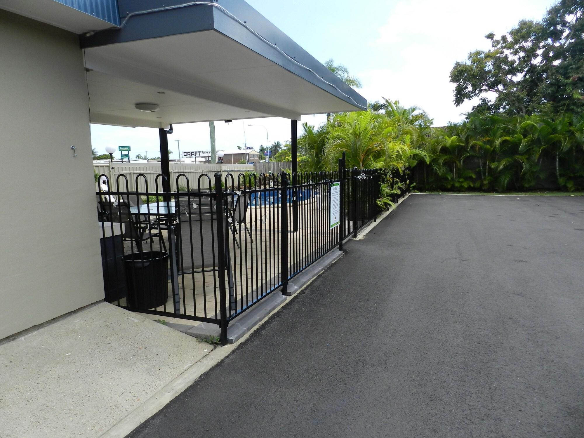 Golden Palms Motor Inn Bundaberg Ngoại thất bức ảnh