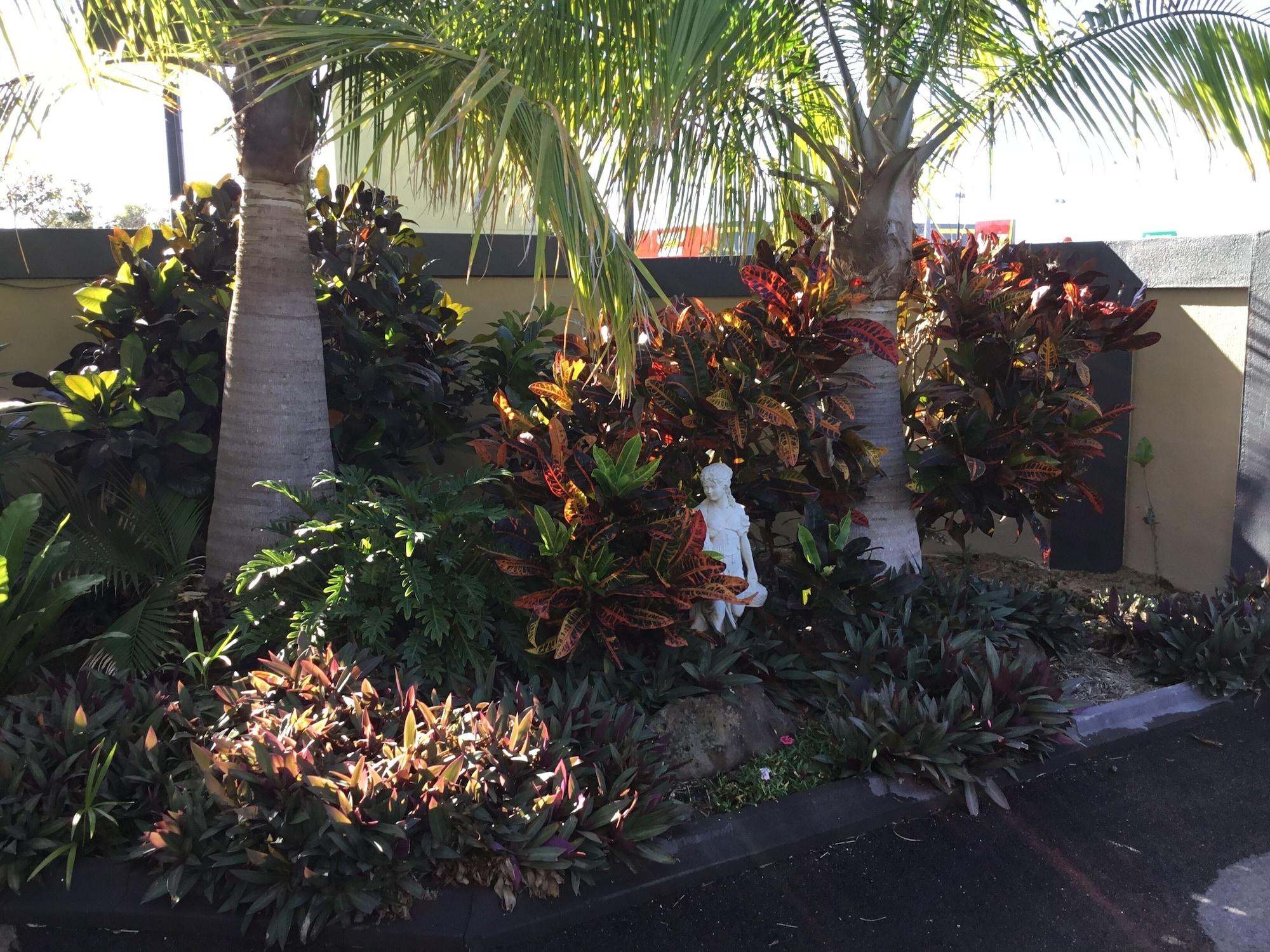 Golden Palms Motor Inn Bundaberg Ngoại thất bức ảnh