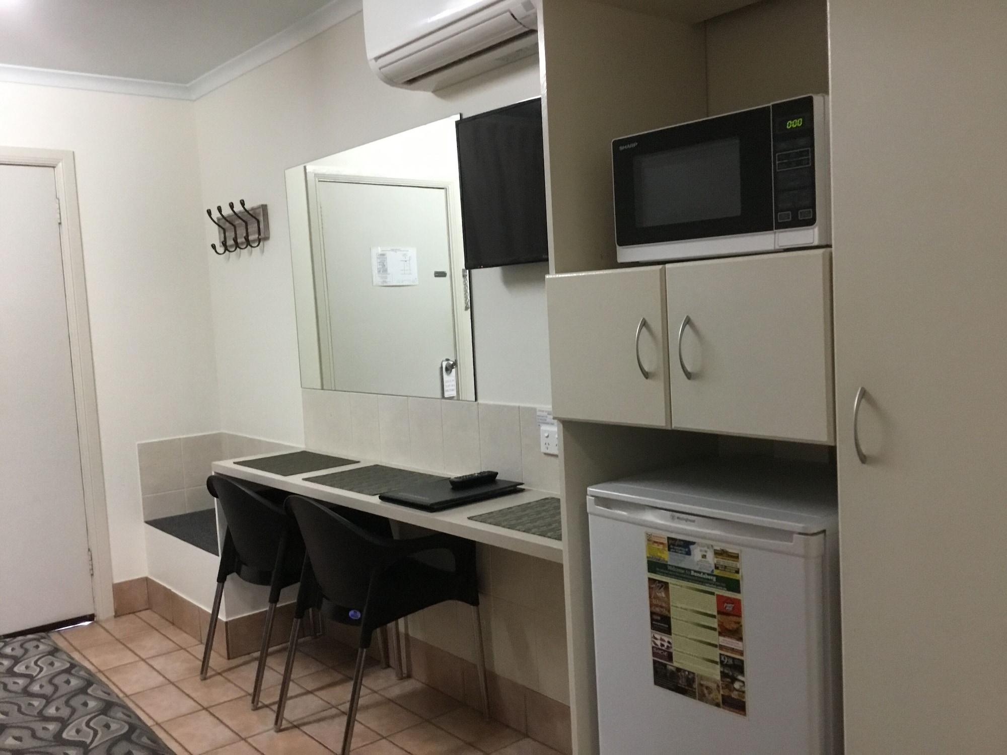 Golden Palms Motor Inn Bundaberg Ngoại thất bức ảnh