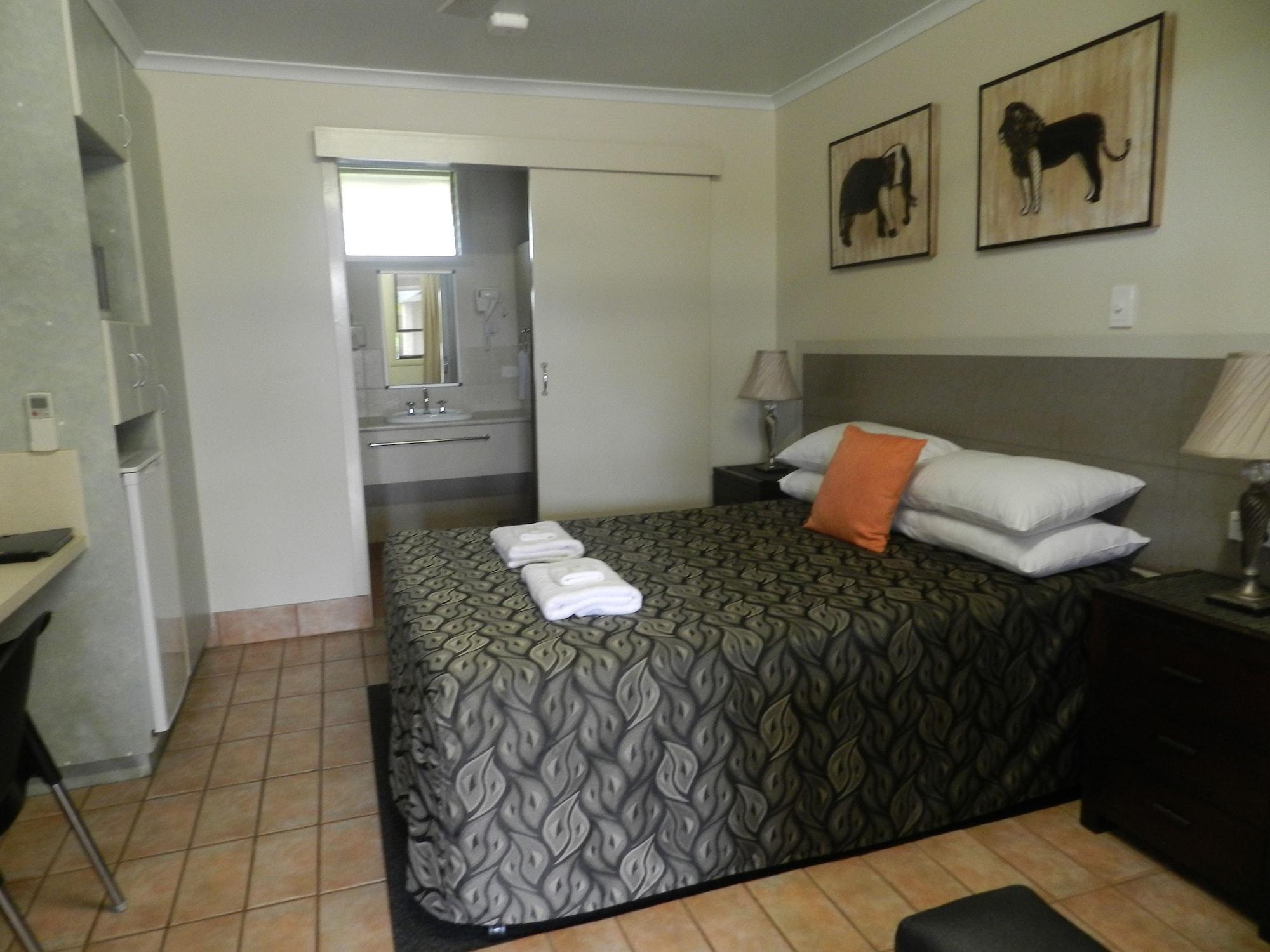 Golden Palms Motor Inn Bundaberg Ngoại thất bức ảnh