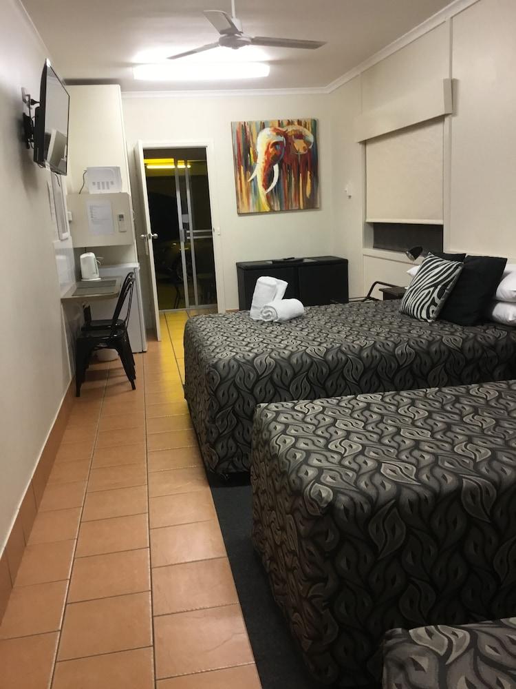 Golden Palms Motor Inn Bundaberg Ngoại thất bức ảnh