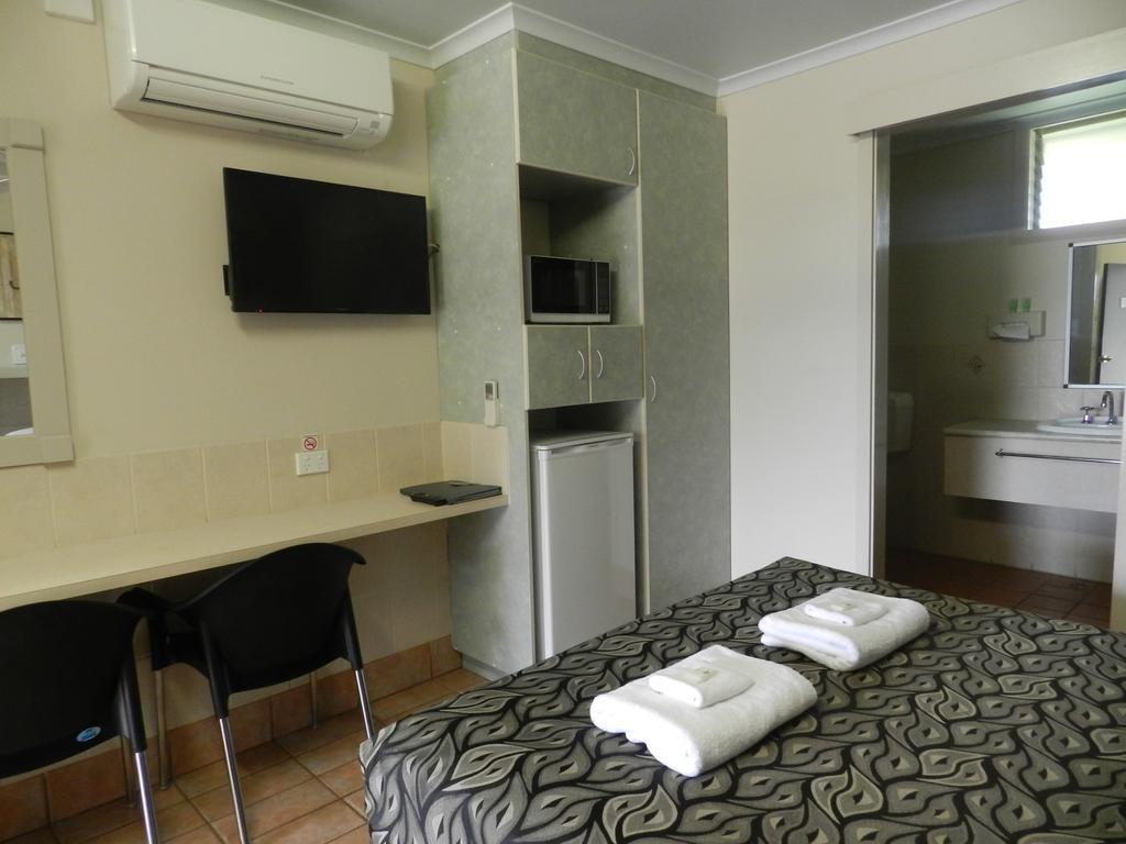 Golden Palms Motor Inn Bundaberg Ngoại thất bức ảnh