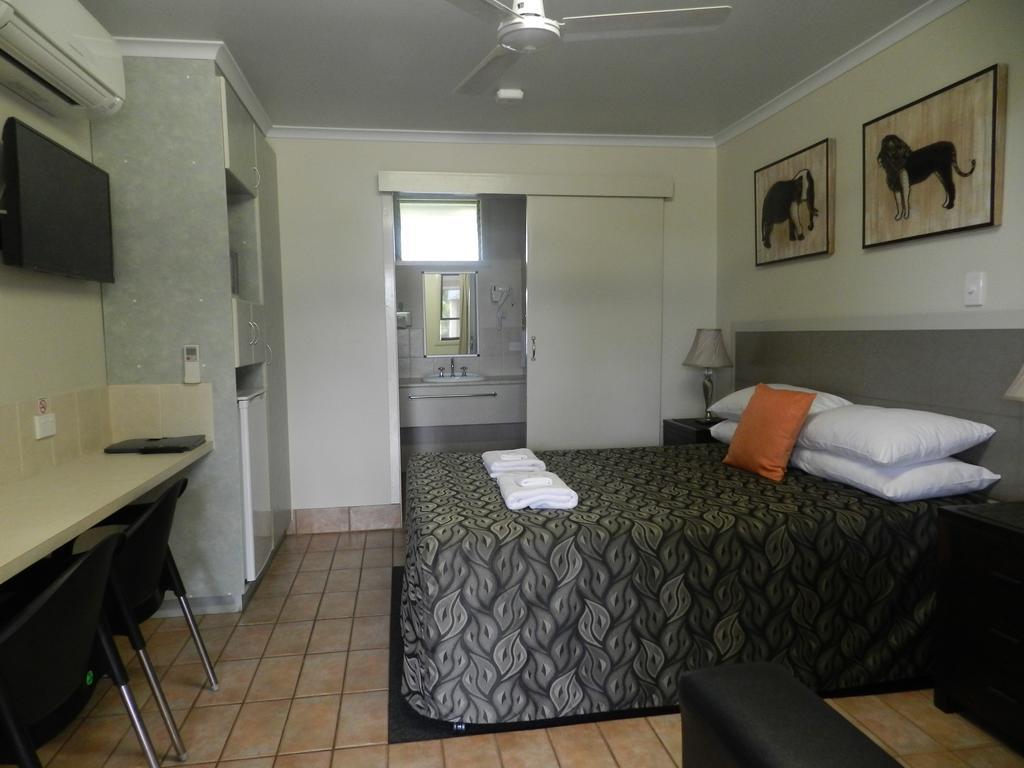 Golden Palms Motor Inn Bundaberg Ngoại thất bức ảnh