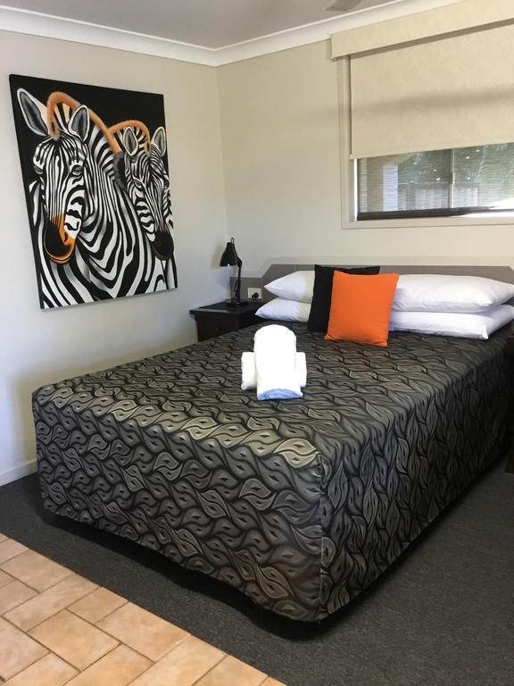 Golden Palms Motor Inn Bundaberg Ngoại thất bức ảnh