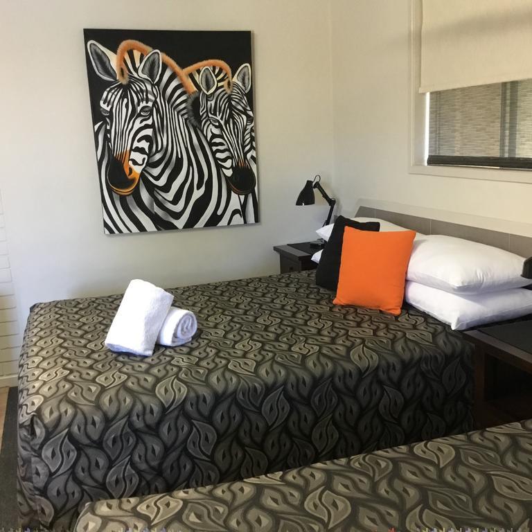 Golden Palms Motor Inn Bundaberg Ngoại thất bức ảnh