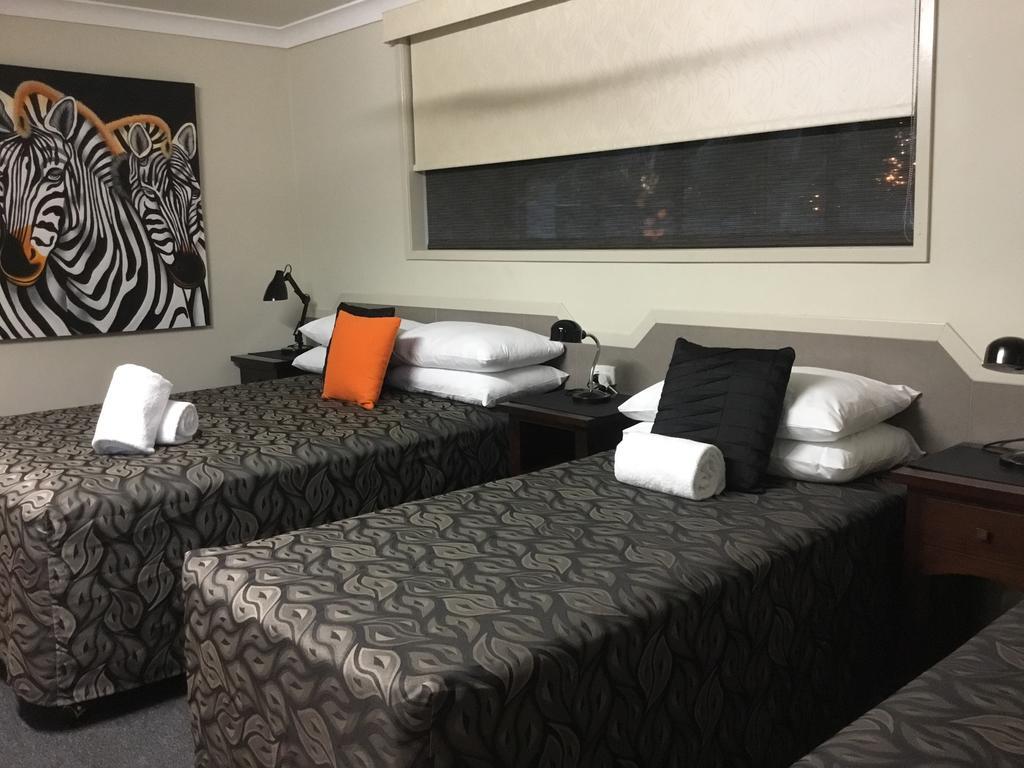 Golden Palms Motor Inn Bundaberg Ngoại thất bức ảnh
