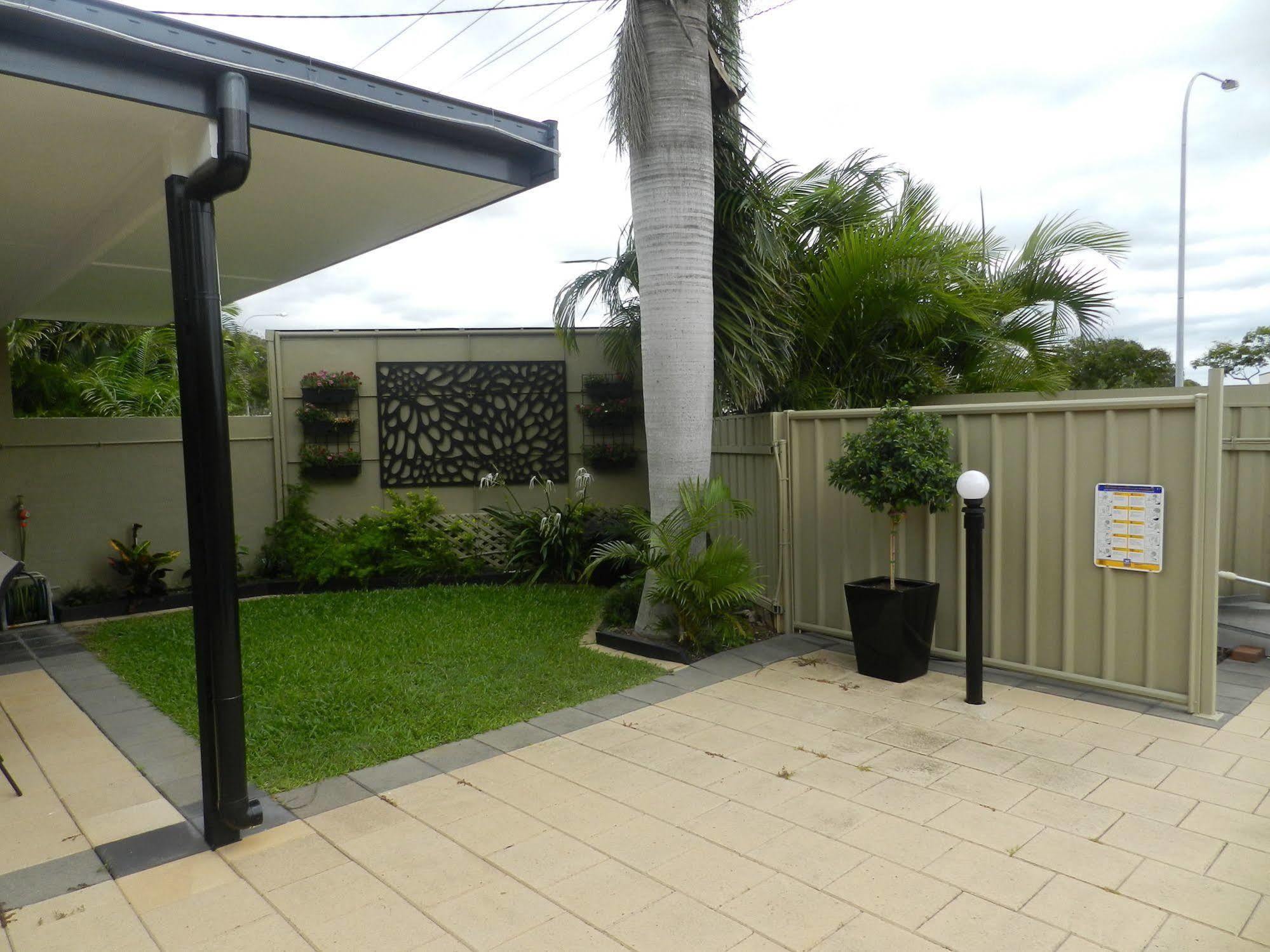 Golden Palms Motor Inn Bundaberg Ngoại thất bức ảnh
